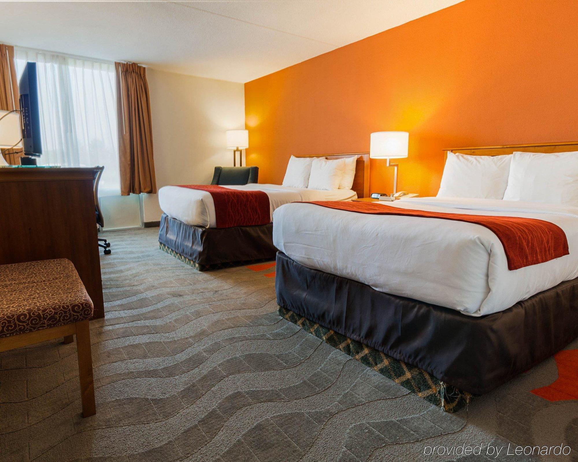 Comfort Inn & Suites Airport Сиракьюс Экстерьер фото