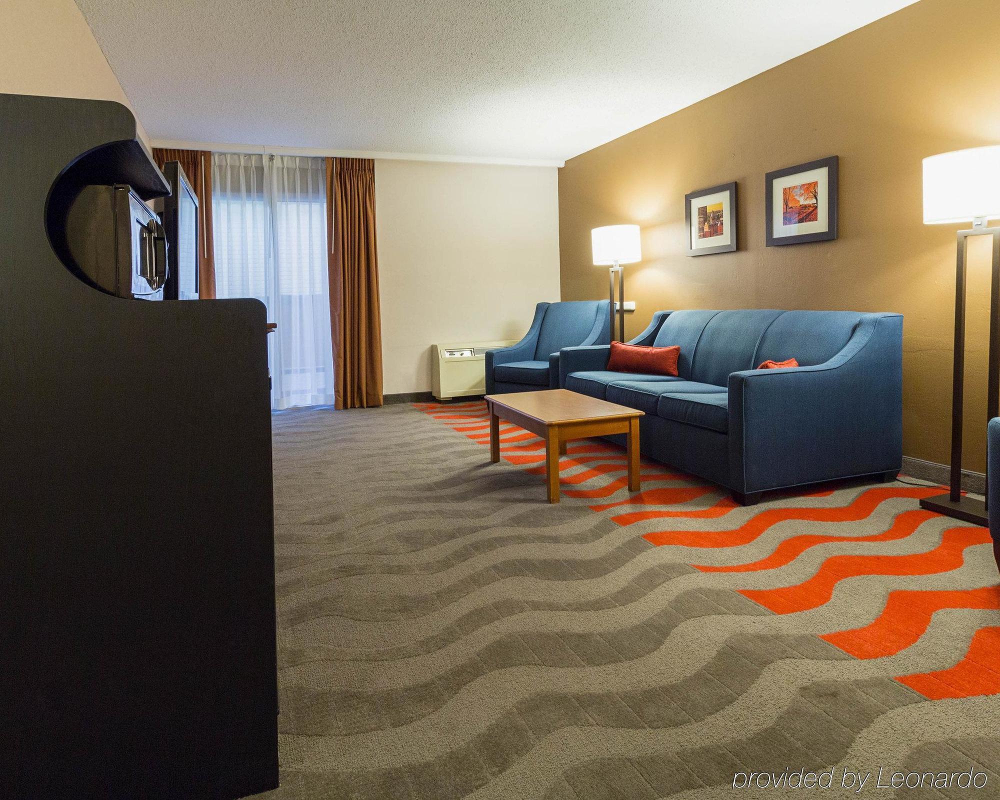 Comfort Inn & Suites Airport Сиракьюс Экстерьер фото
