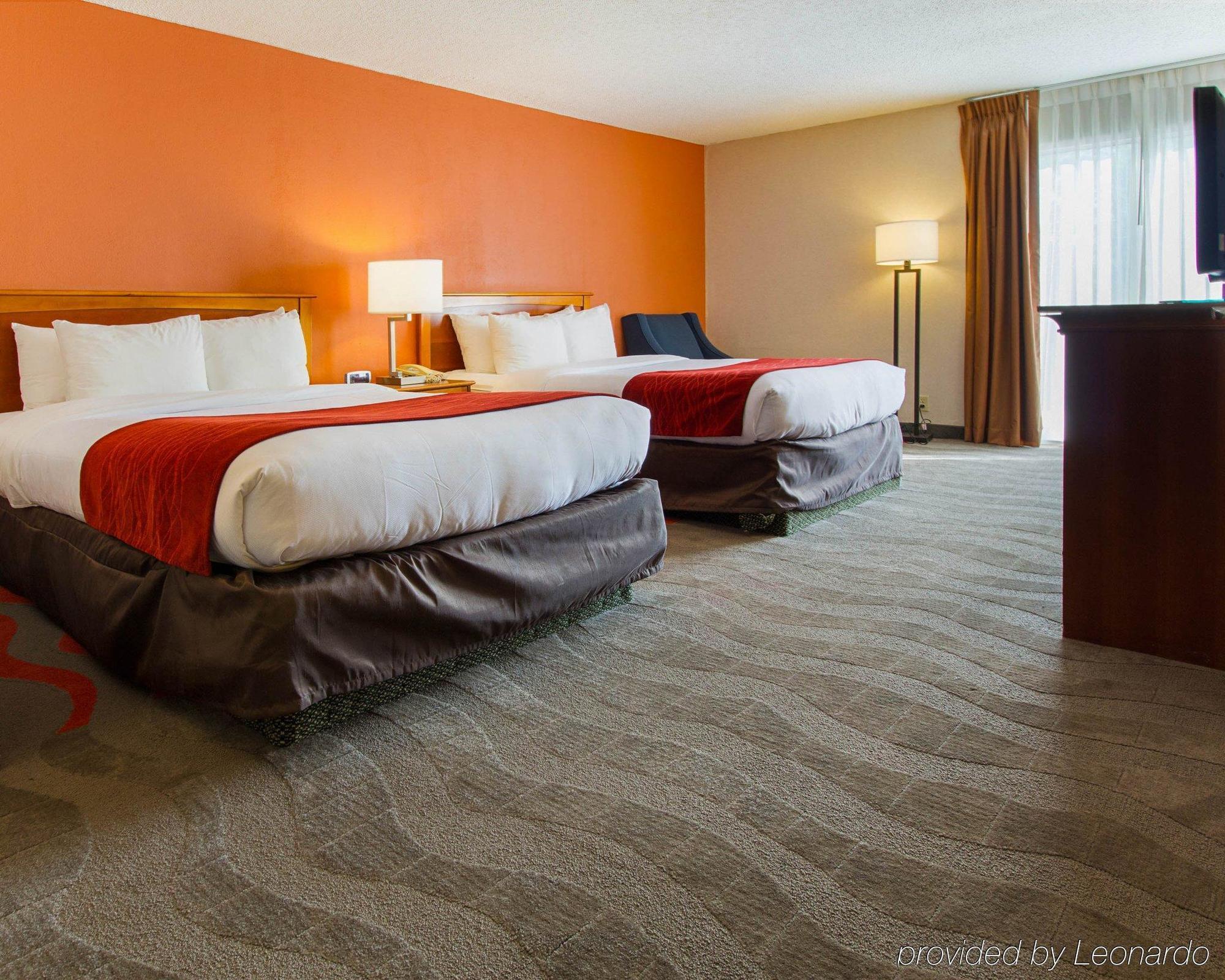 Comfort Inn & Suites Airport Сиракьюс Экстерьер фото
