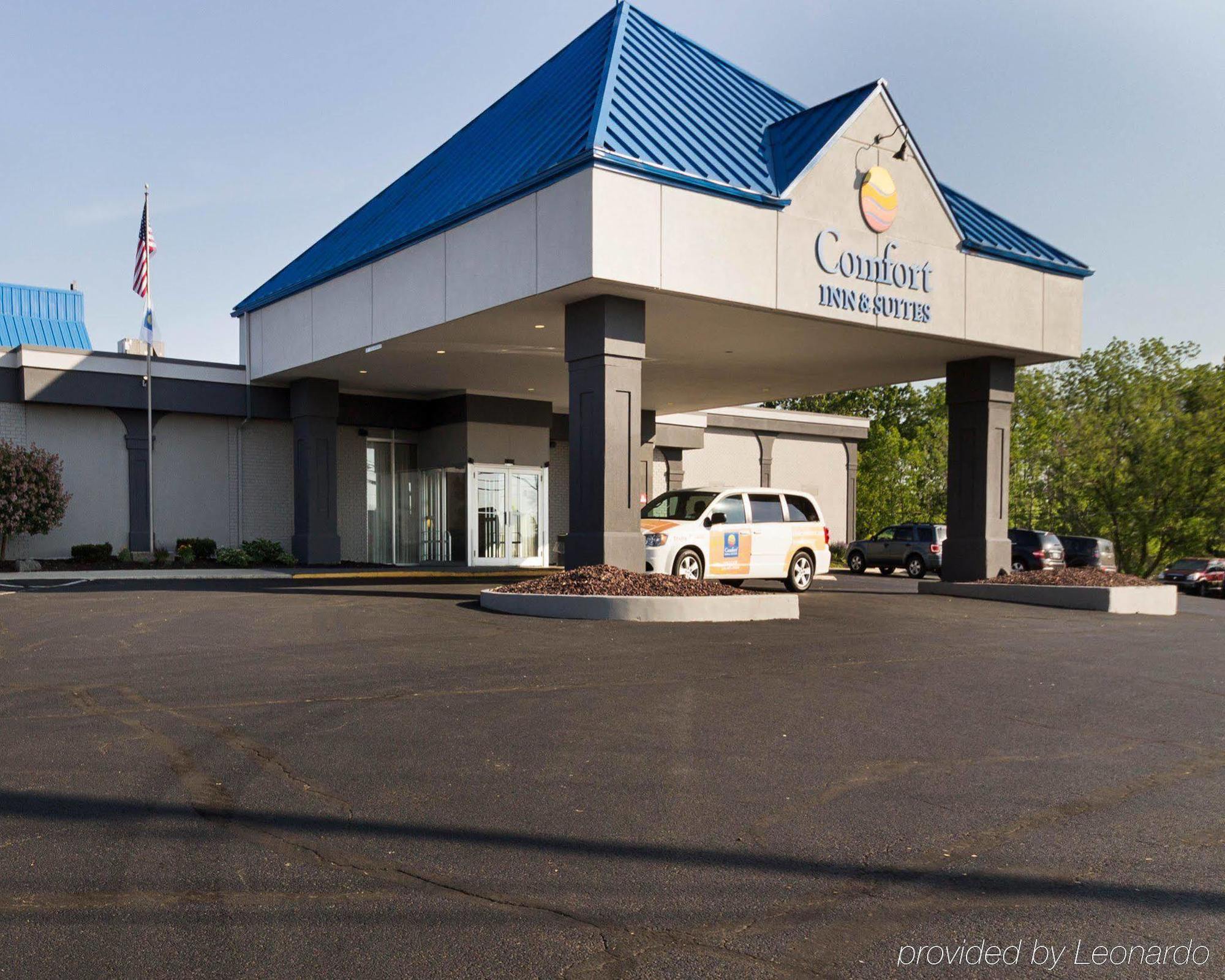 Comfort Inn & Suites Airport Сиракьюс Экстерьер фото
