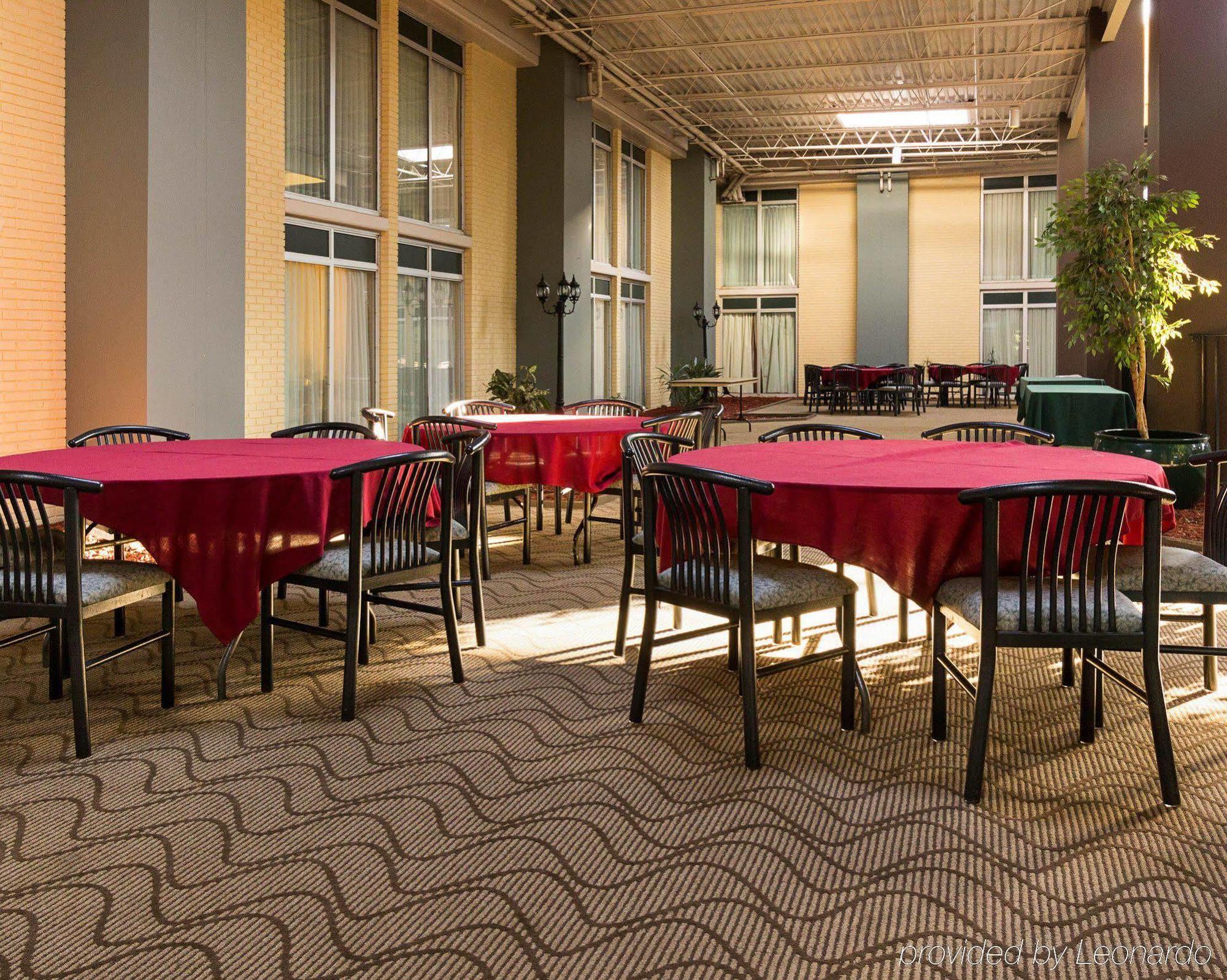 Comfort Inn & Suites Airport Сиракьюс Экстерьер фото