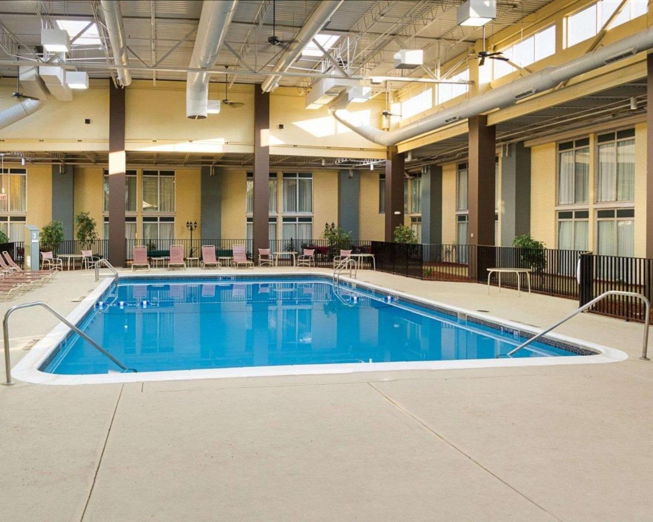 Comfort Inn & Suites Airport Сиракьюс Экстерьер фото