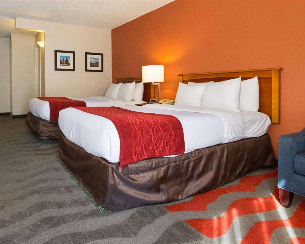 Comfort Inn & Suites Airport Сиракьюс Экстерьер фото
